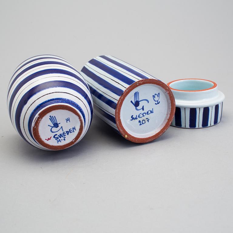 STIG LINDBERG, a jug and lidded box in faience, Gustavsberg 1950/60s.