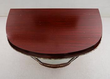 VITRINSKÅP, 1900-talets andra hälft.