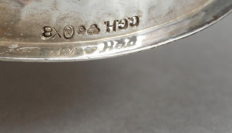 PUNSCHKOPPAR, 13 st, silver, CG Hallberg, Stockholm samt K&EC, Göteborg, omkring 1900-talets mitt. Tot vikt ca 349 gram.