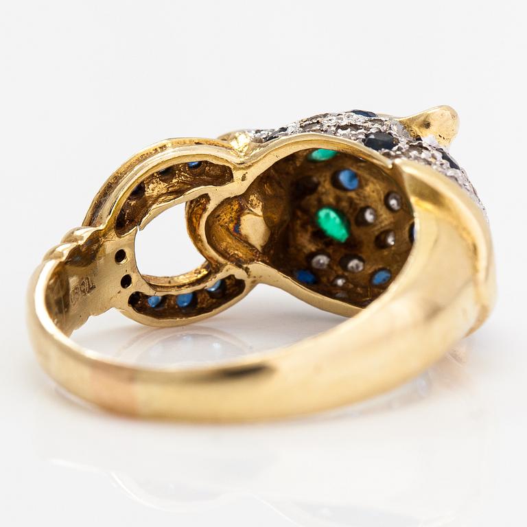 Ring, 18K guld, safirer, smaragder och diamanter ca 0.21 ct tot.
