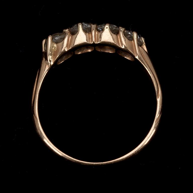 RING, guld 14K, diamanter tot. ca 1,10 ct. S:t Petersburg, Ryssland sekelskiftet 1800/1900. Vikt 2,6 g.