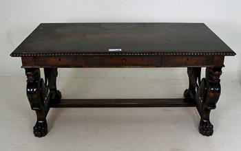 SKRIVBORD MED KARMSTOL, 1900-talets första hälft.