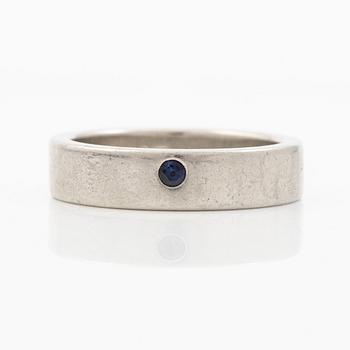 Ring, Strömdahls, platinum with two faceted sapphires.