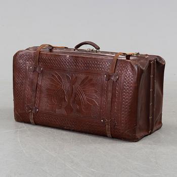 An early 20th century bag.