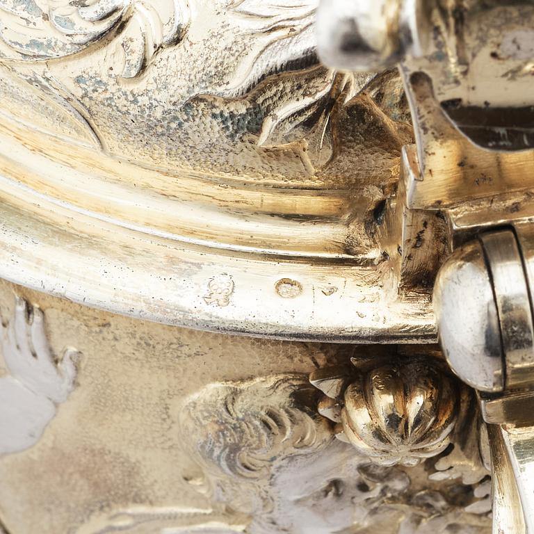 A German 17th century silver-gilt tankard,  mark of Abraham I Drentwett, Augsburg 1645-50.