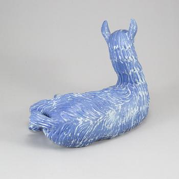 GUNNAR NYLUND, a llama stoneware sculpture, Rörstrand.