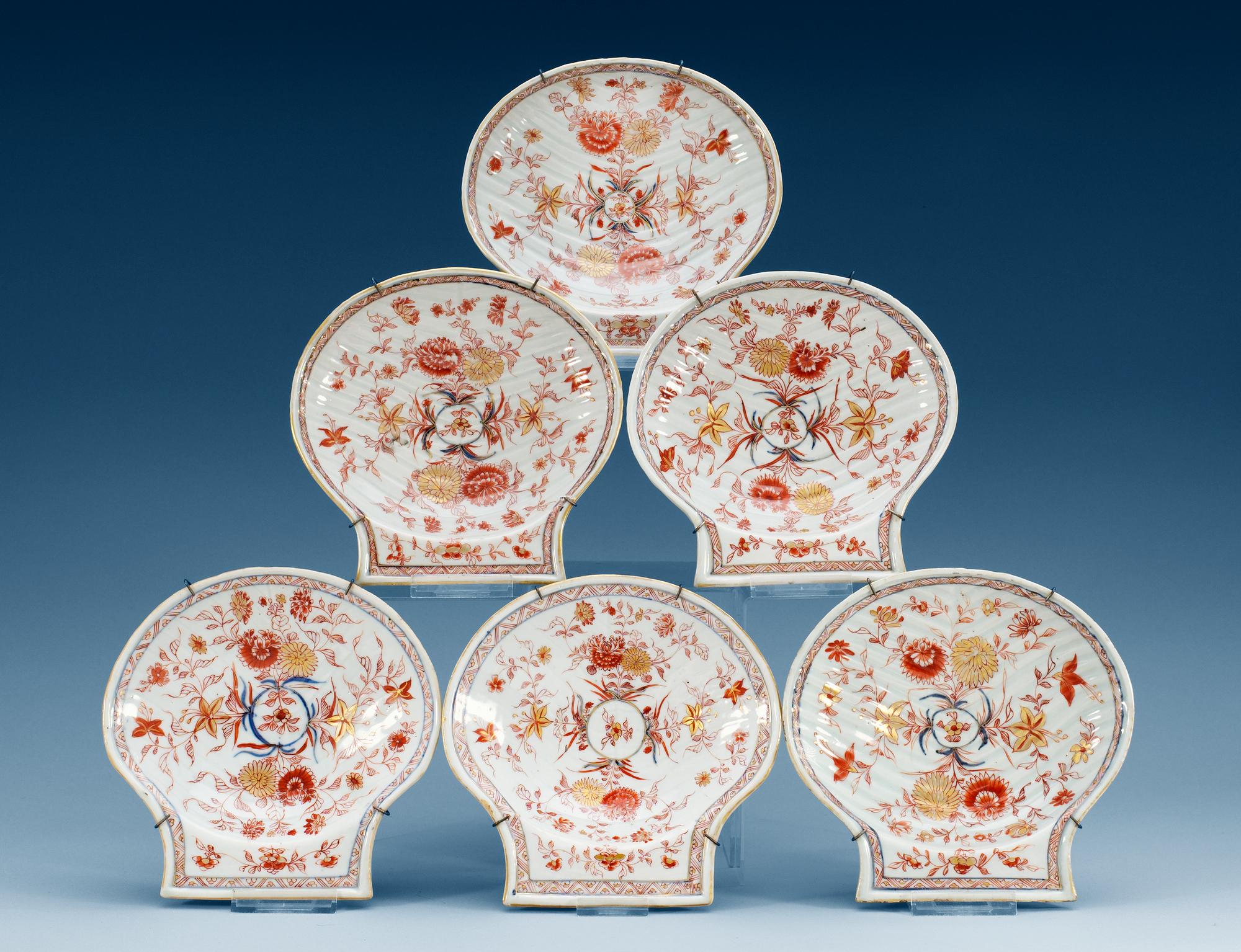 A set of six imari shell shaped dishes, Qing dynasty, Kangxi (1662-1722).