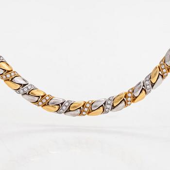 Collier, 18K guld/ vitguld med briljantslipade diamanter totalt ca 2.39  ct.