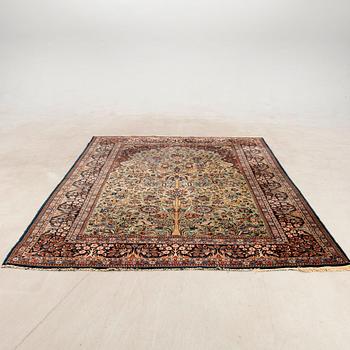 Oriental semi-antique rug, approximately 312x216 cm.