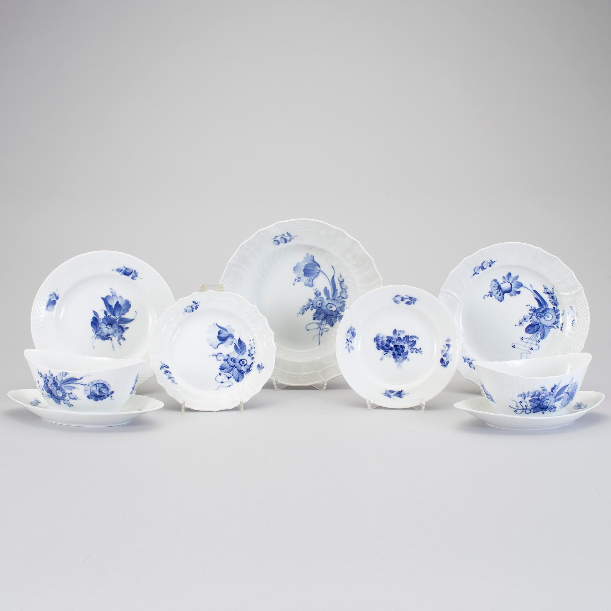 MATSERVIS, 116 delar, porslin, "Blå blomst", Royal Copenhagen.