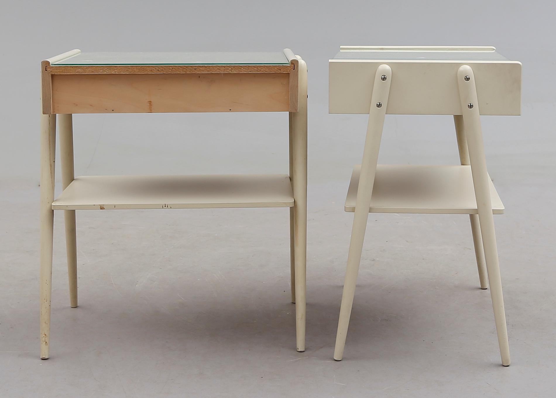 SÄNGBORD, 1 par, AB Carlström & Co Möbelfabrik, 1900-talets andra hälft.