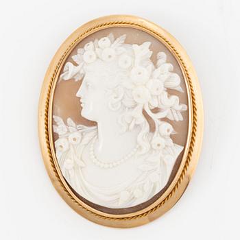 Brooch/pendant 18K gold with a shell cameo.