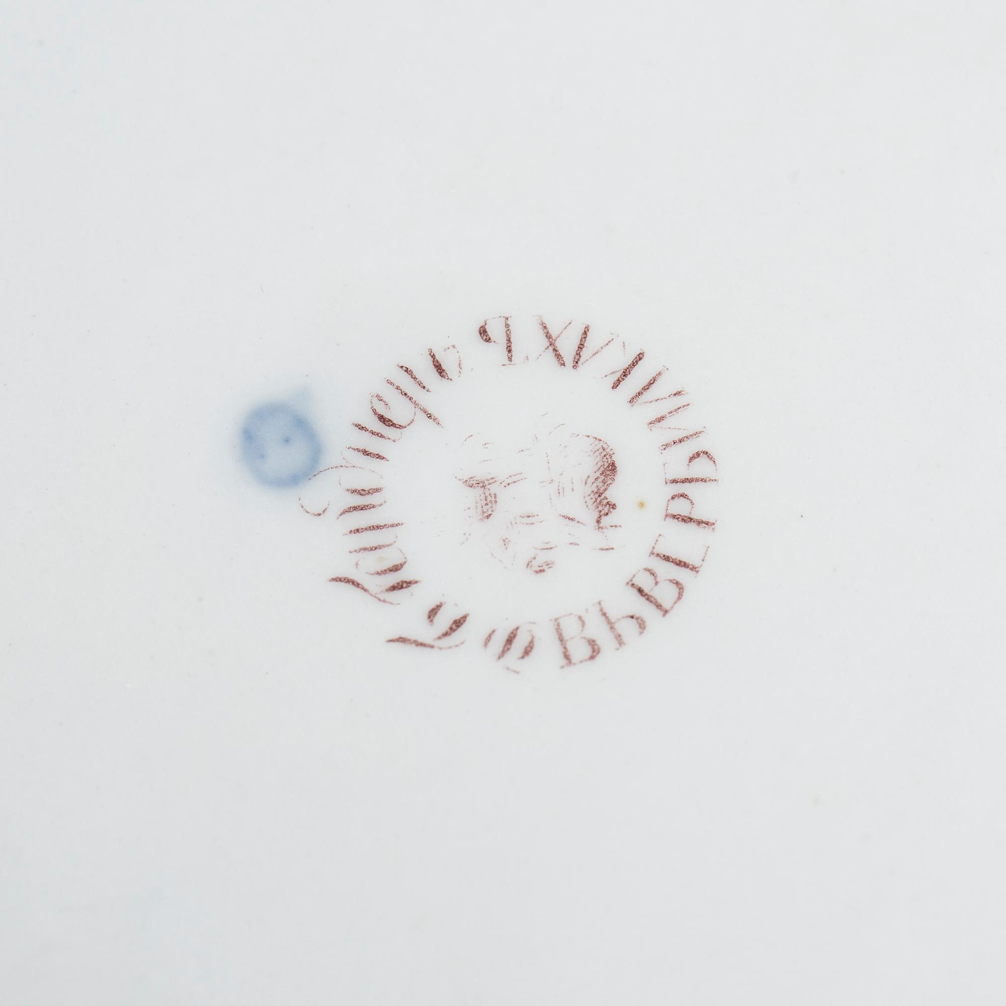 A set of three porcelain Gardner plates, mid 1800'.