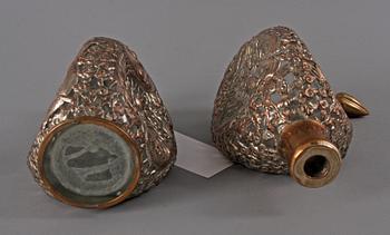 KARAFFER, ett par, Asien.