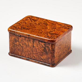 A burr-alder box by J. Sjölin (master 1767-85).