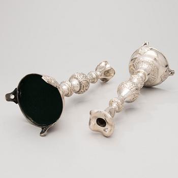LJUSSTAKAR, ETT PAR. silver, mästarstämpel FG, Warszawa, 1880-90-tal.