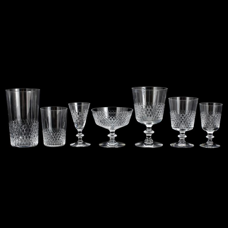 SERVISDELAR, ca 78 st, glas, "Diamant", Vicke Lindstrand, Kosta, 1900-talets andra hälft.