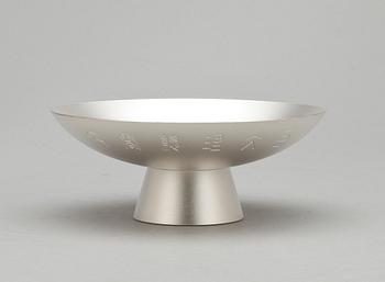 SKÅLFAT PÅ FOT, silver, Japan, 1900-talets slut. Vikt ca 126 g.