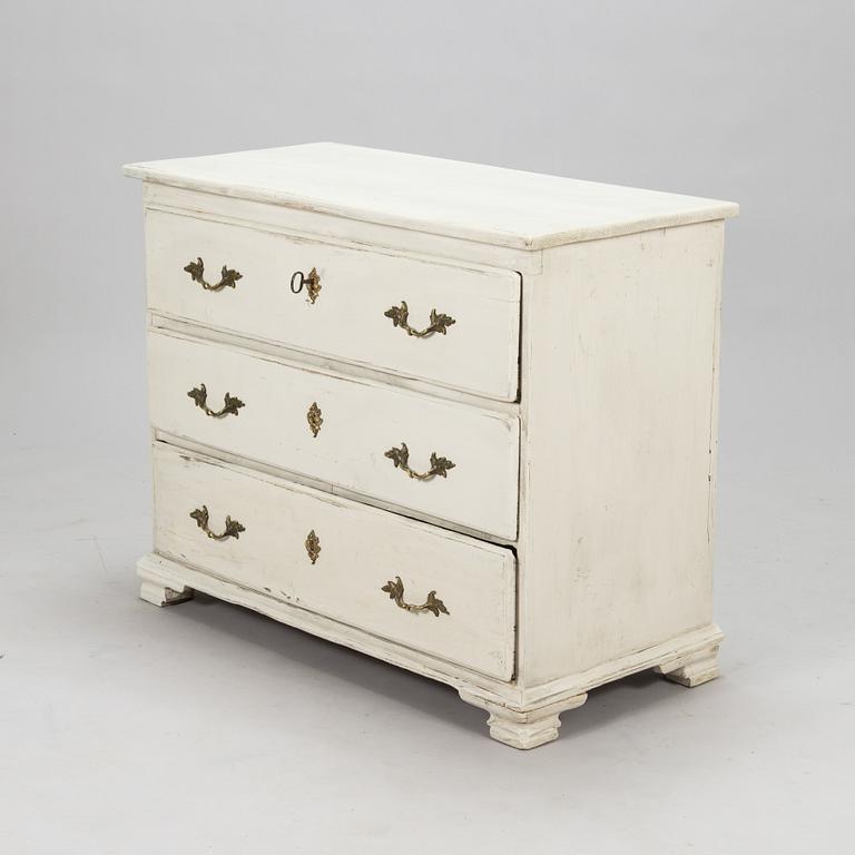 A mid 18th Century chest of drawers.