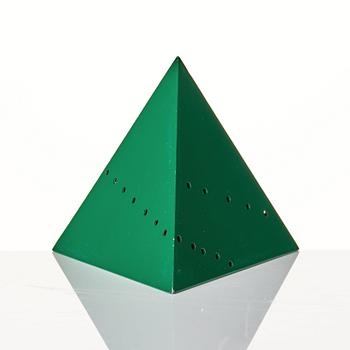 Lucio Fontana, "Piramide".