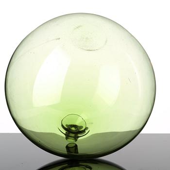 Ingeborg Lundin, a green "Apple" glass vase.