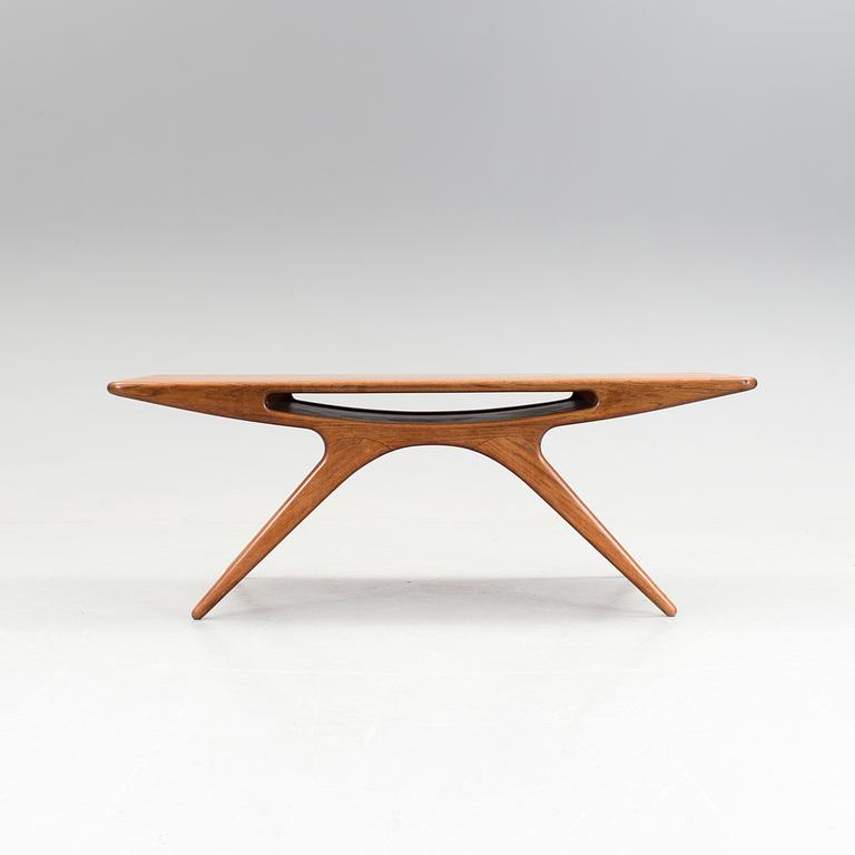 A Johannes Andersen "Smile" coffee table, 1950's.