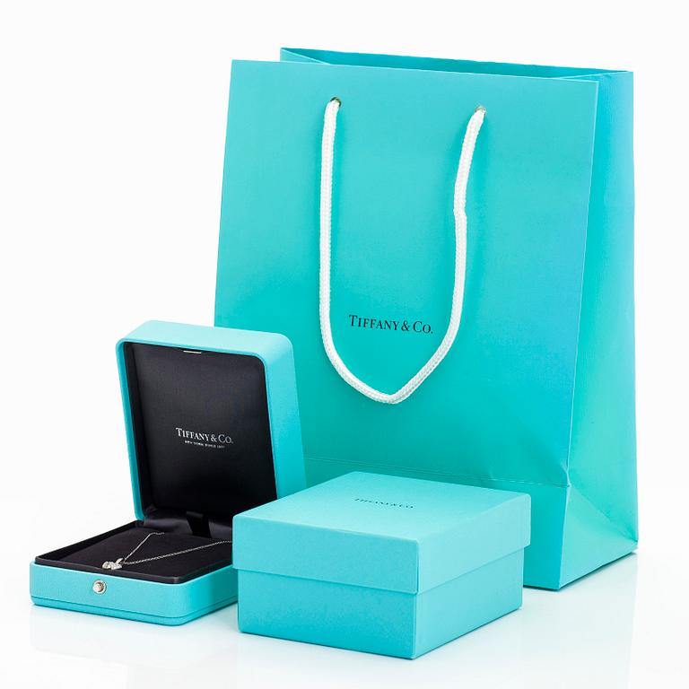 Tiffany & Co, a platinum necklace with a pendant in the shape of a heart, with diamonds totalling approximately 0.27 ct.