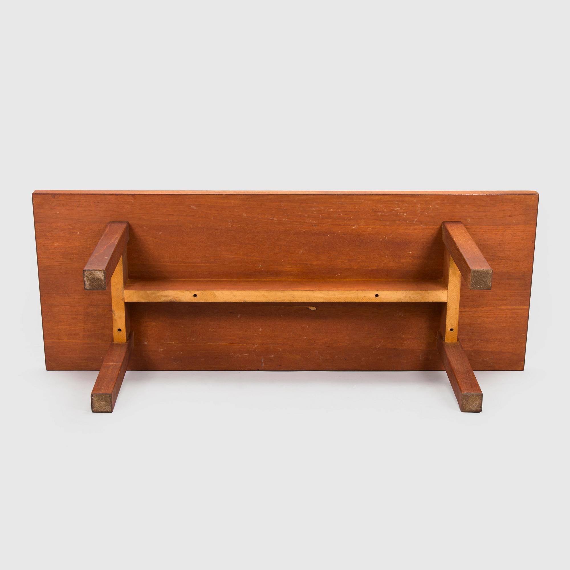 Carl Gustaf Hiort af Ornäs, soffbord, "Studio", för HMN Huonekalu Mikko Nupponen 1900-talets mitt.