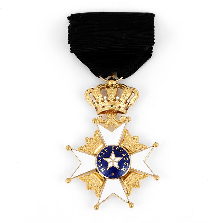 KUNGLIGA NORDSTJÄRNEORDEN, 18K guld, emalj, C.F. Carlman, Stockholm 1962. Total vikt 16,9 gram.