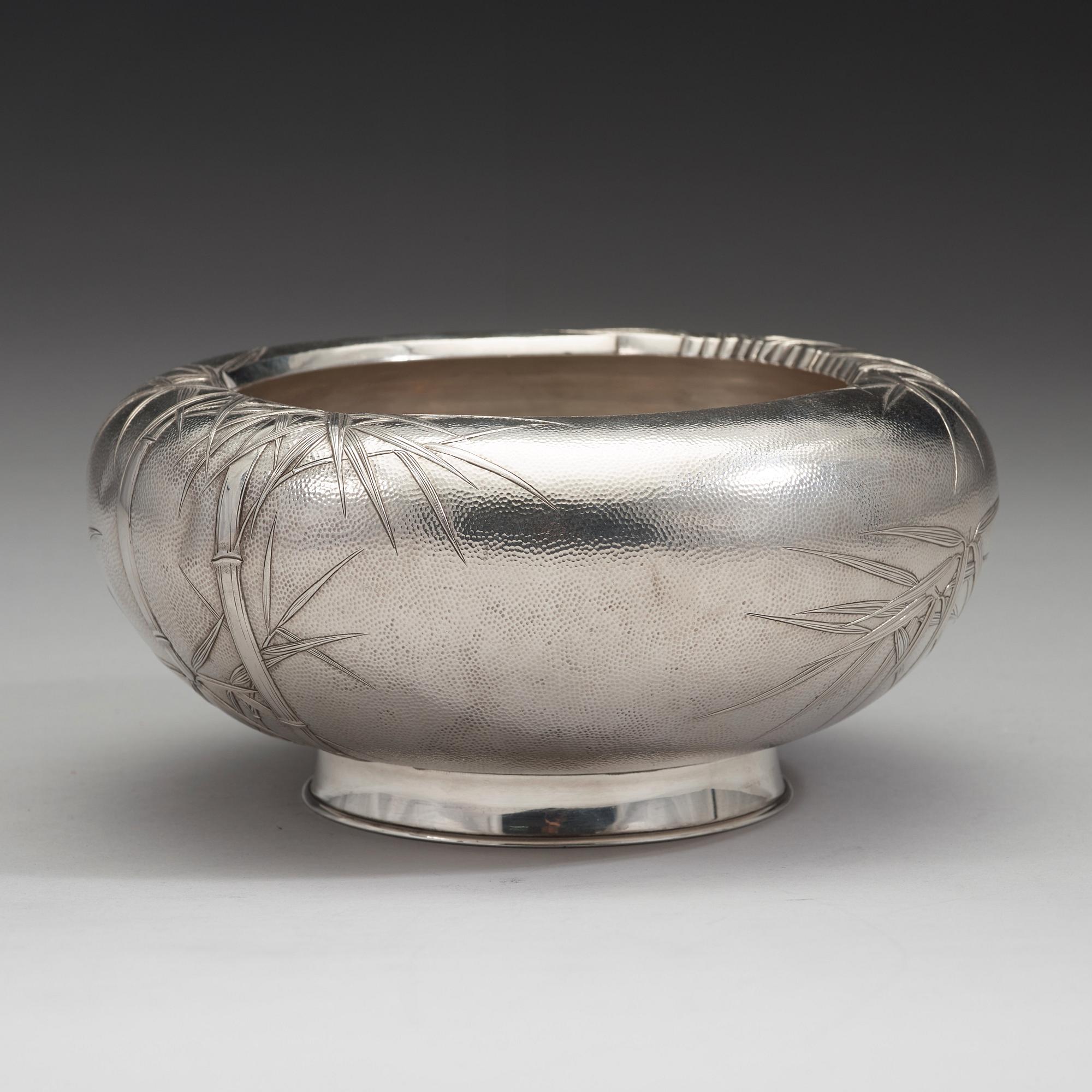A Japanese silver bowl, early 20th Century.