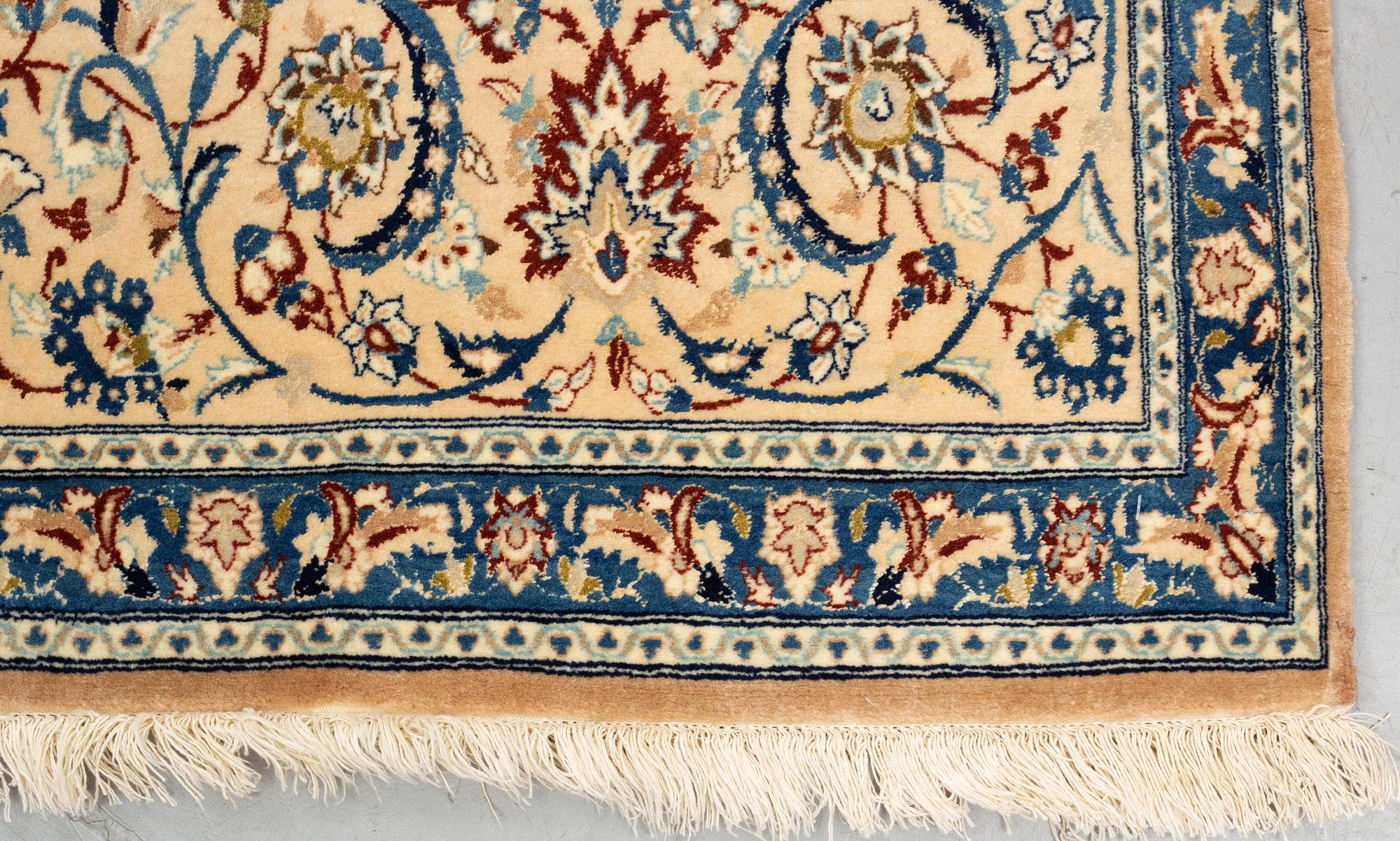 Matto, semi-antique/old Nain, part silk, ca 250,5 x 162 cm.