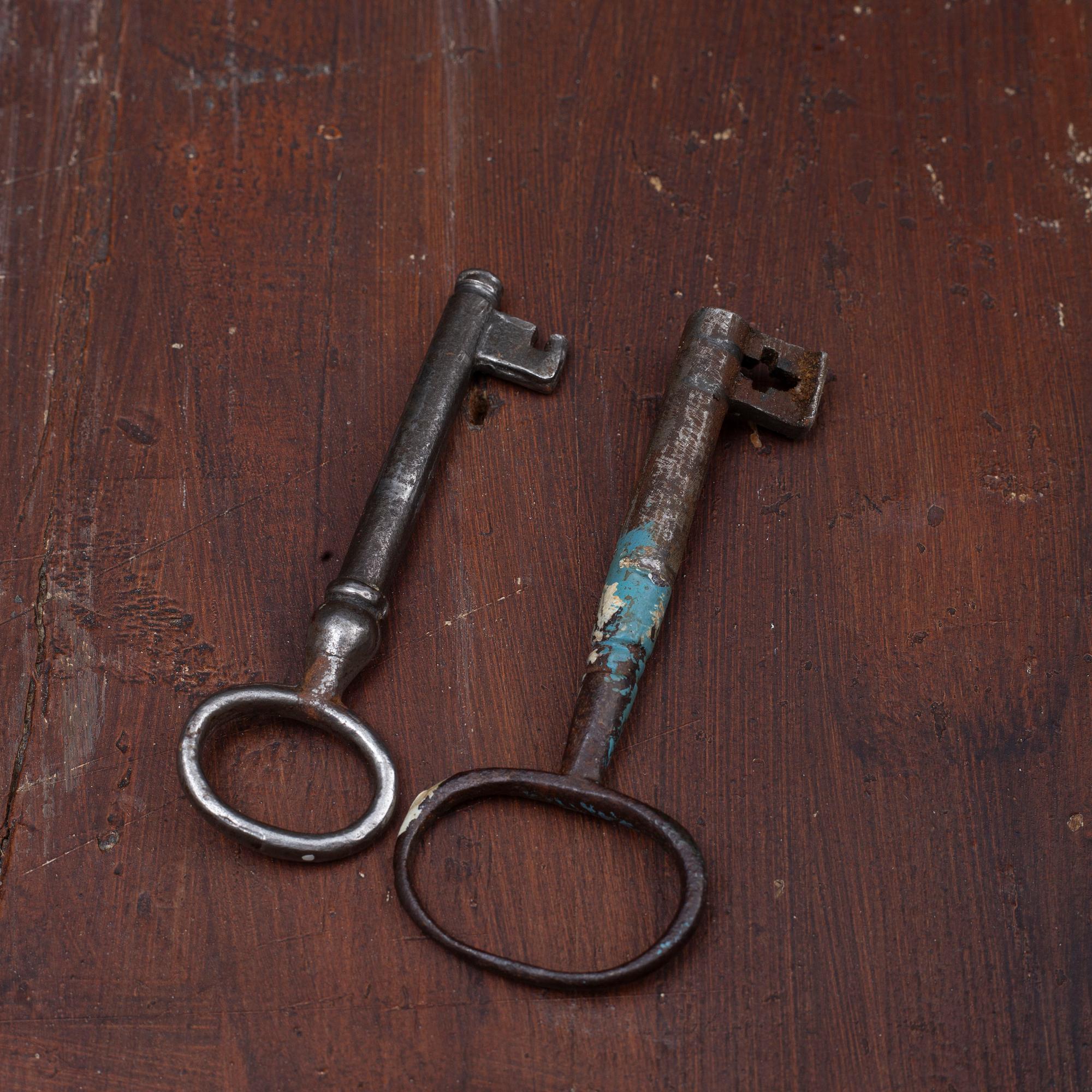 Corner cabinet, 18th/19th century.