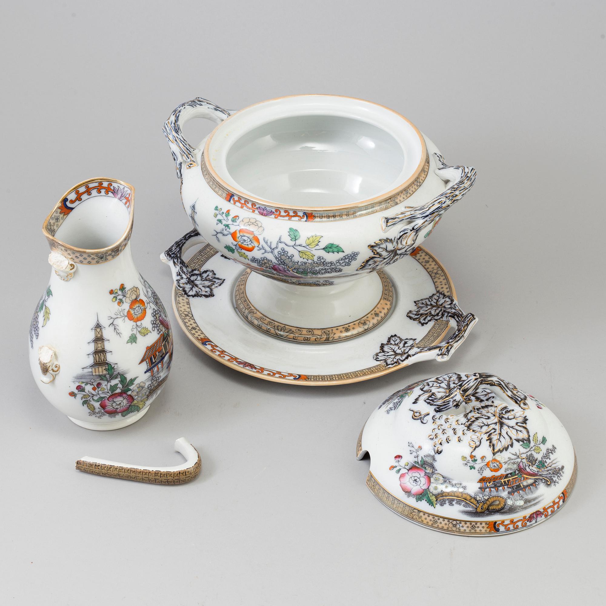 A 125 piece earthenware dinner service "Japan" by Rörstrand.