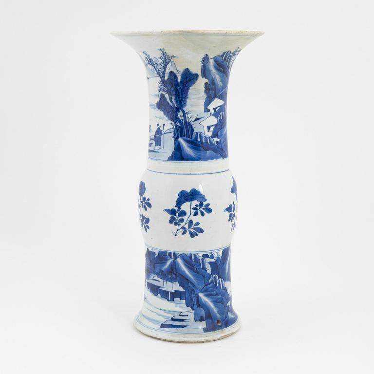 A Chinese blue and white vase, Qing dynasty, 18th Century.