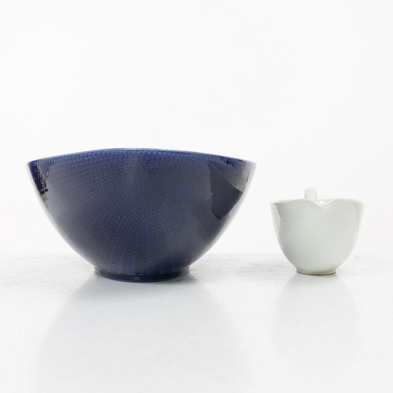 Hertha Bengtson, A 92-piece dinner service, 'Blå eld', Rörstrand, Sweden.