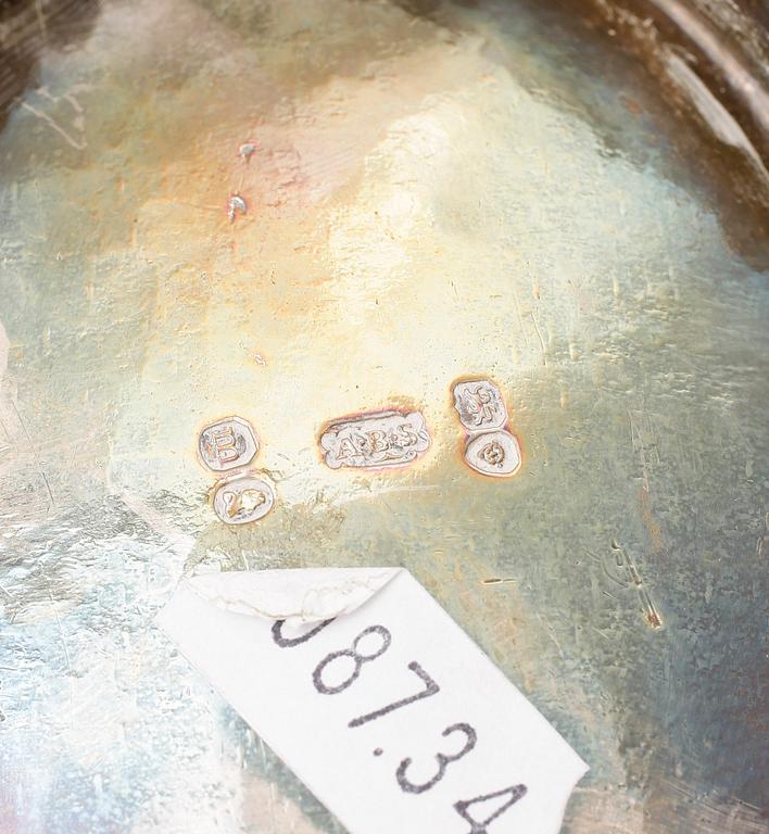SKÅL, silver, troligen AB Savory och London 1827. Vikt ca 300 gram.
