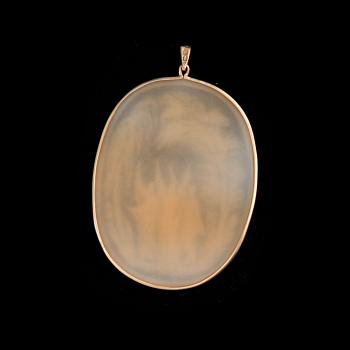 Eva Gyldén, A CAMEO / PENDANT, 18K gold, signed Eva Gyldén 1944. A. Tillander, Helsinki. Weight 8 g.