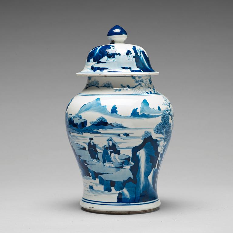 A blue and white jar, Qingdynasty, Kangxi (1662-1722).