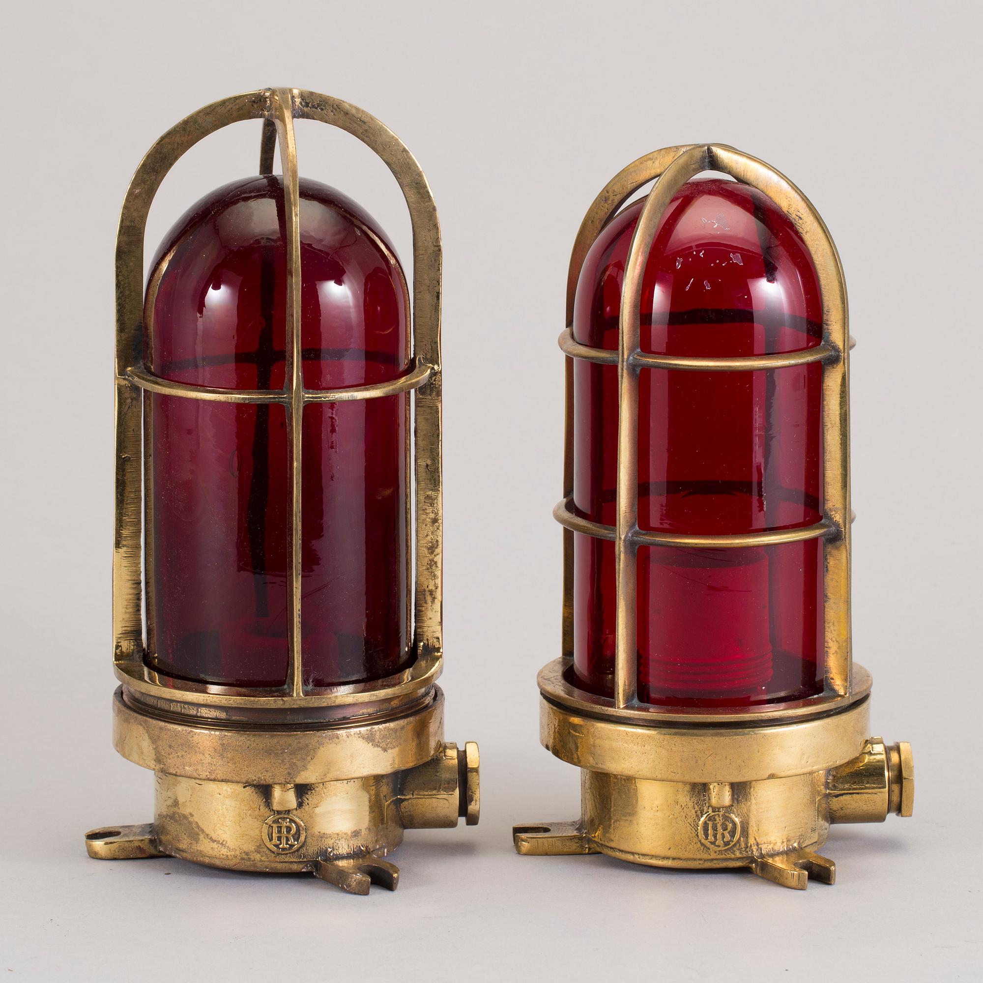 NÖDBELYSNING, 2 stycken, märkta FR, 1900-tal.