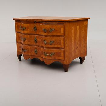 BYRÅ, senbarock, 1700-talets mitt.