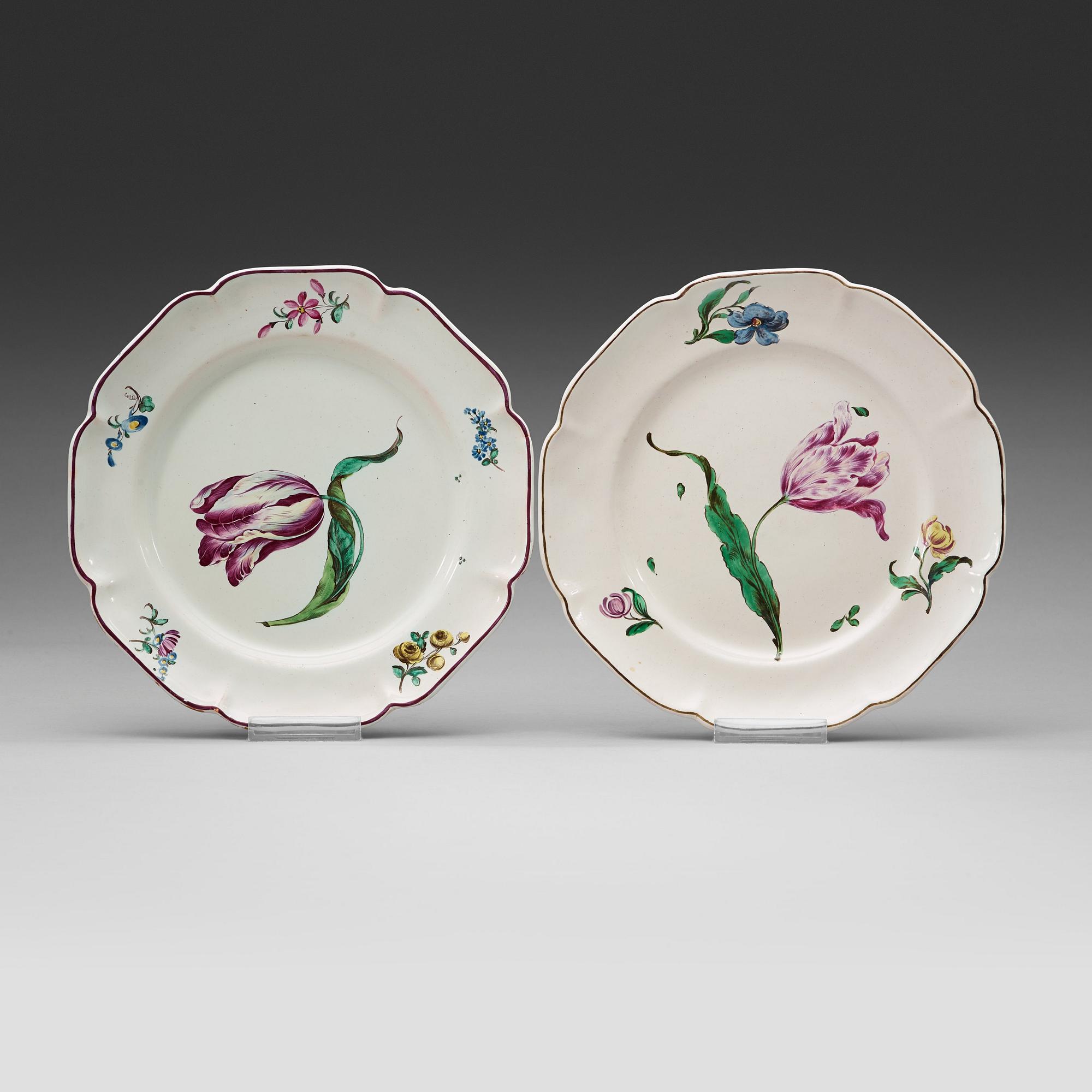 TALLRIKAR, två stycken, fajans. Kiel, omkring 1770.