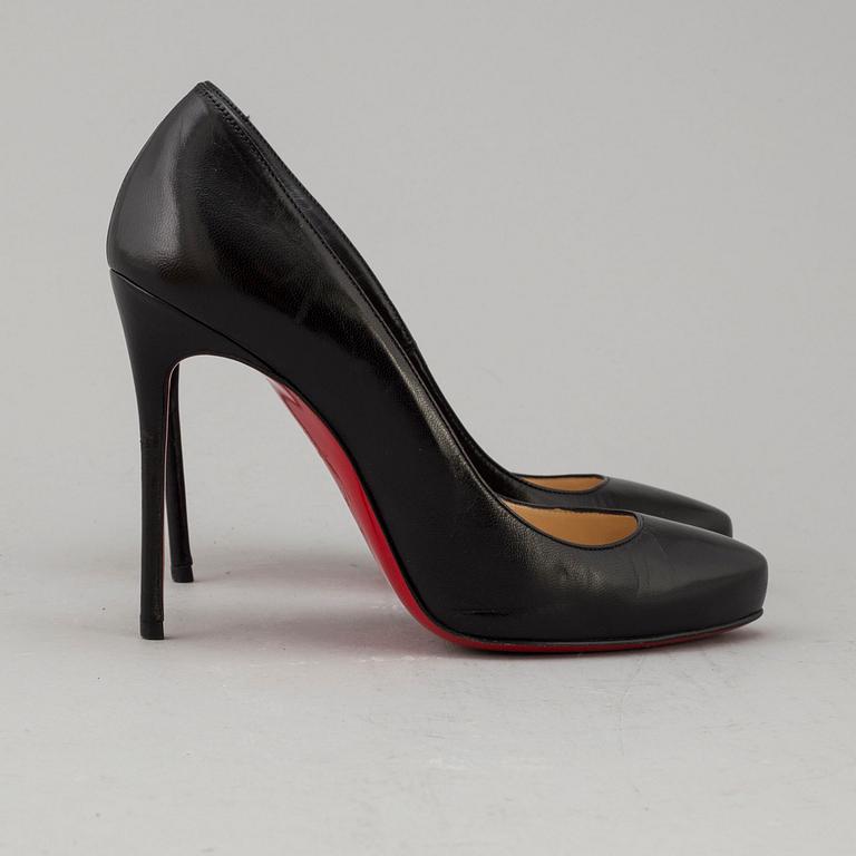 CHRISTIAN LOUBOUTIN, pumps, storlek 38.