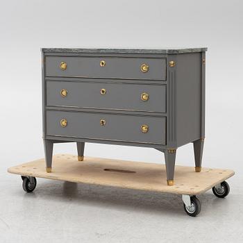 Chest of drawers, Gustavian style, 20th century.