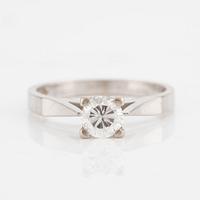 Ring, 18K white gold with a diamond-cut diamond 0.60 ct according to engraving.