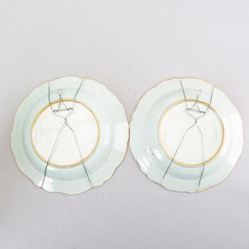 A set of 2+1 Cjinese porcealin Qing Dynasty plates.