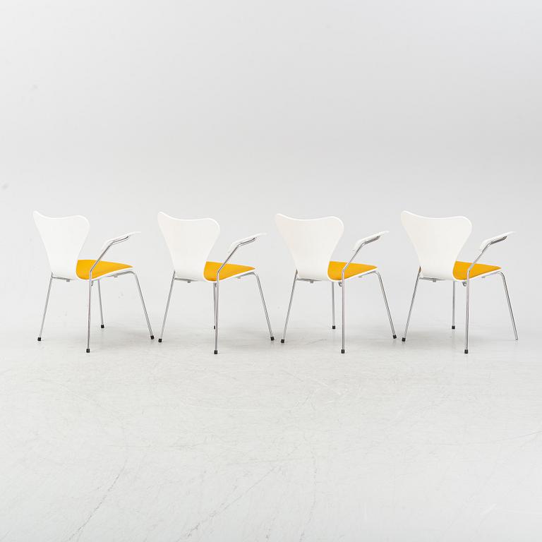 Arne Jacobsen, karmstolar, 4 st, "Sjuan", Fritz Hansen, Danmark, daterade 2001.