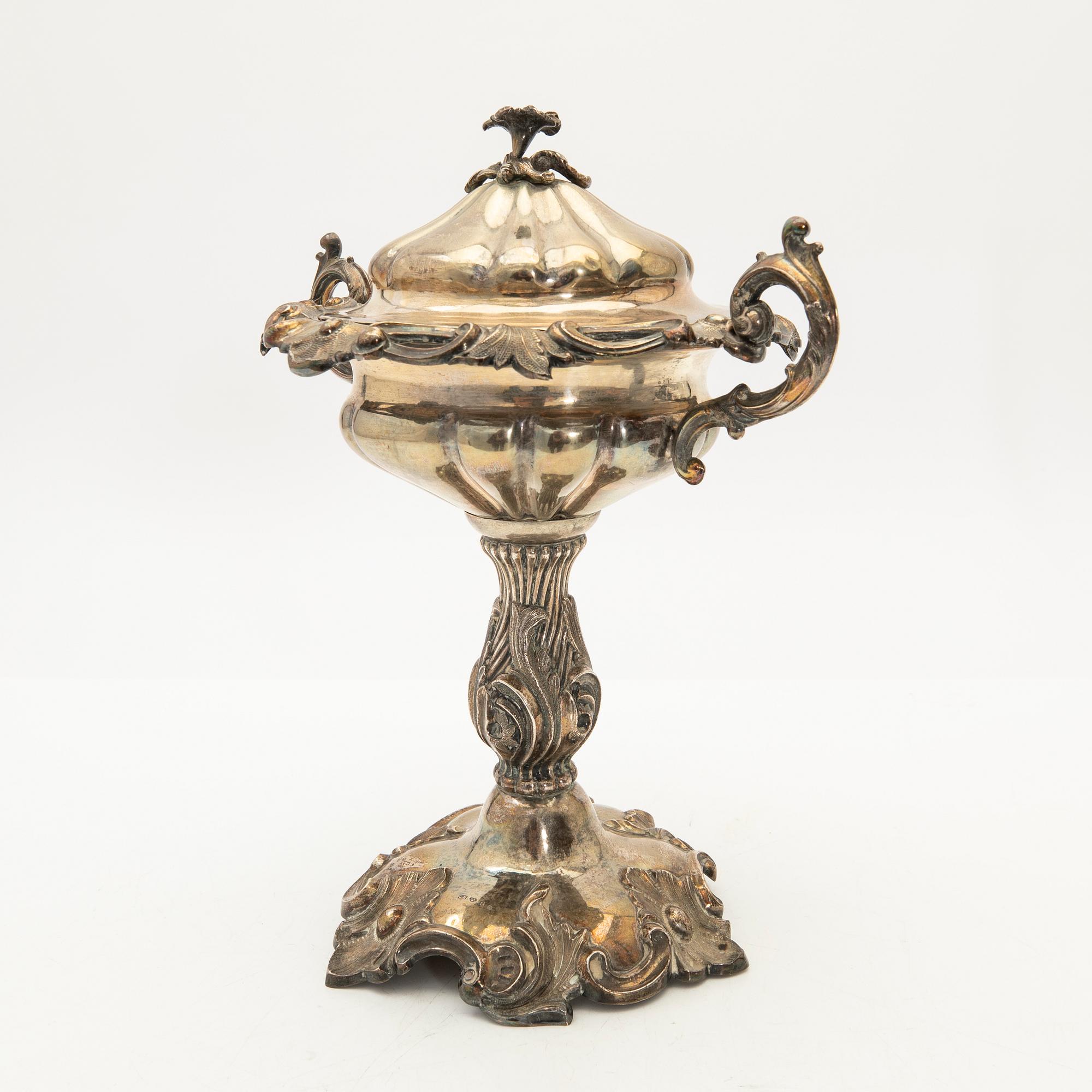 Strösockerskål, silver, Christian Hammer, Stockholm, 1868.