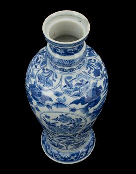 VAS, porslin, Kangxi (1662-1722), Kina.