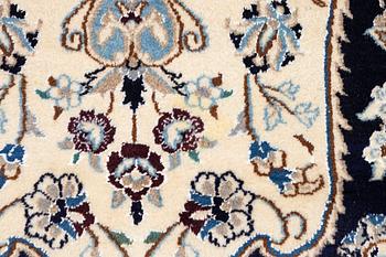 Matta, Nain, Ca 300 x 200 cm.