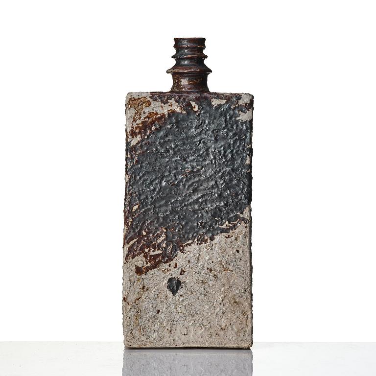 Annikki Hovisaari, a stoneware vase, Arabia, Finland.